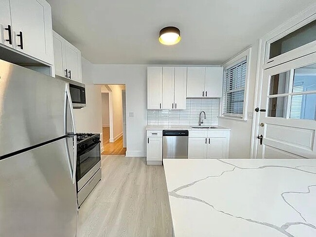 Photo - 5801 N Richmond St Unidad 2