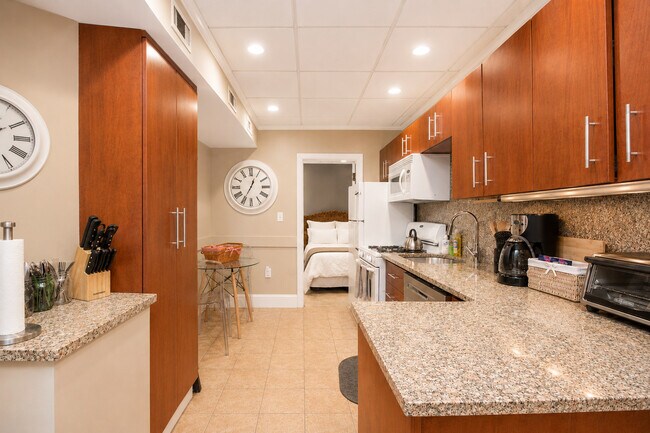 Photo - 1253 Beacon St Unit SI FL1-ID1237952P