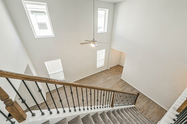 Building Photo - 16911 Lagos Ln