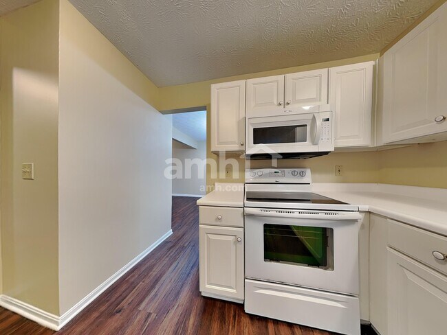 Photo - 748 Jewelweed Ct