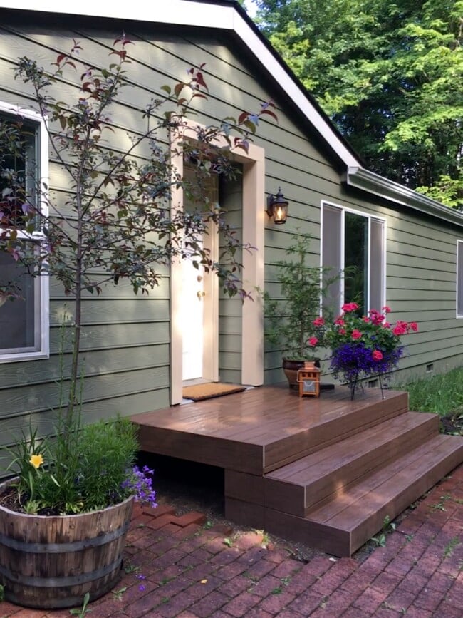 Entrada frontal de su dúplex - 13210 Wagon Wheel