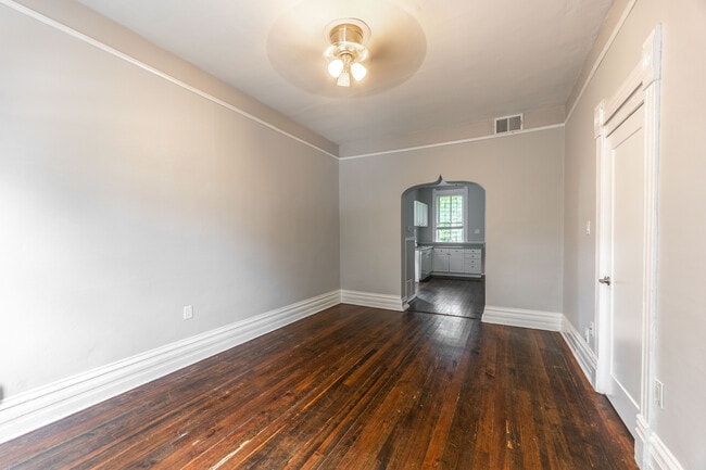 Photo - 2031 W Moffat St Unidad 3