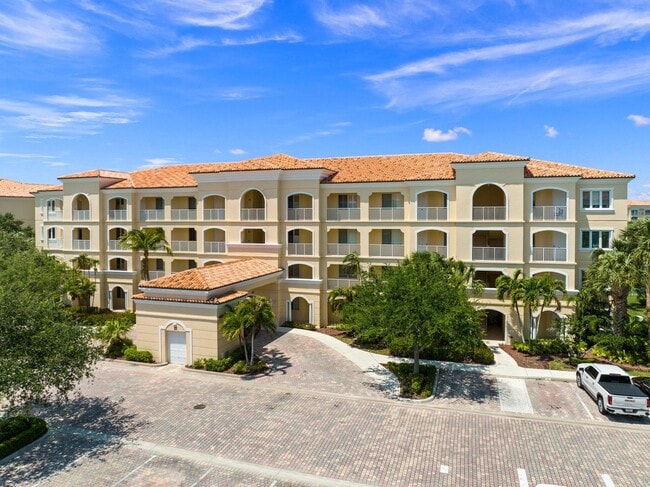 Photo - 17 Harbour Isle Dr W Unit Ph03