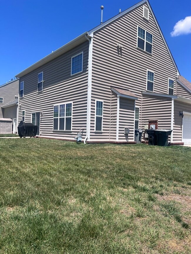 Photo - 13 Hampshire Glen Pkwy