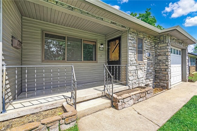 Photo - 1414 S W Ave