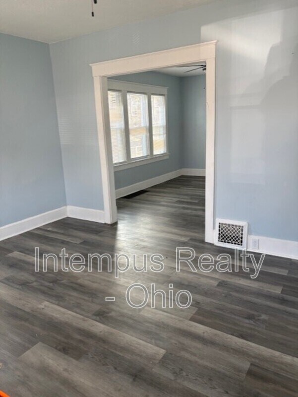 Photo - 306 Maplewood Ave