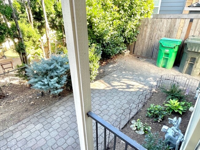 Photo - Rose City Park Corner Unit, 2-story Townhome with Hardwoods, Private Backyard, A/C
