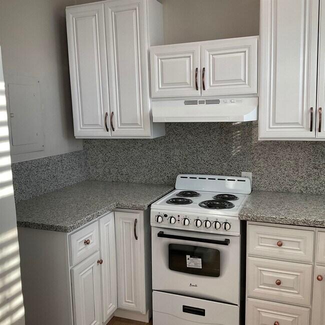 Photo - 618 W 7th St Unit 8