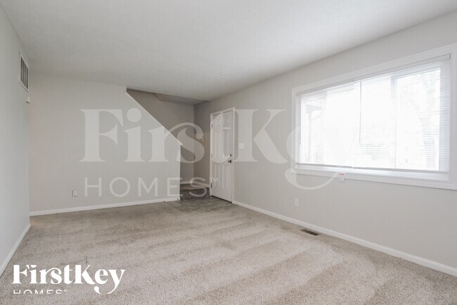 Photo - 7732 Hoyt Ave