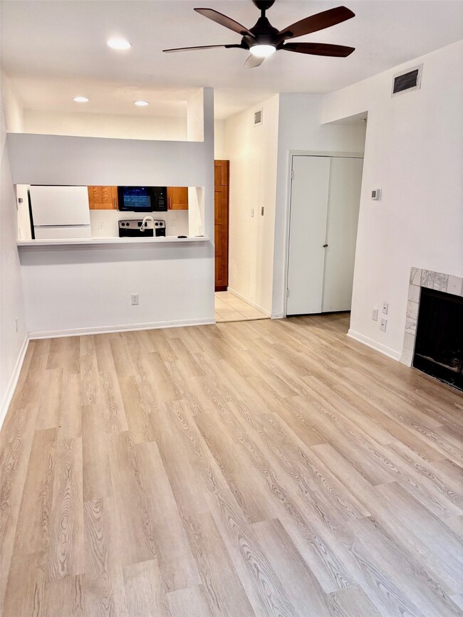 Building Photo - 8055 Cambridge St Unit 83 Rental