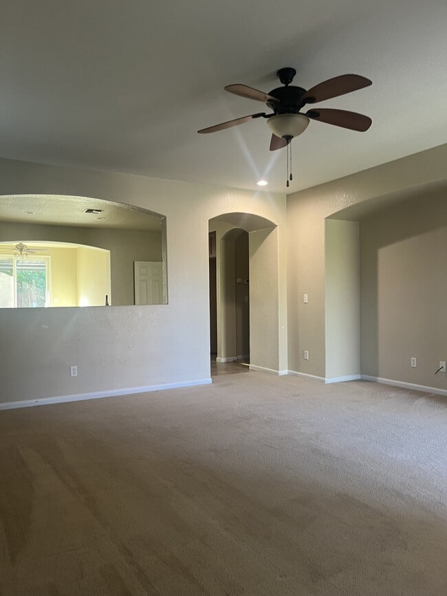 Photo - 3544 Kim Way