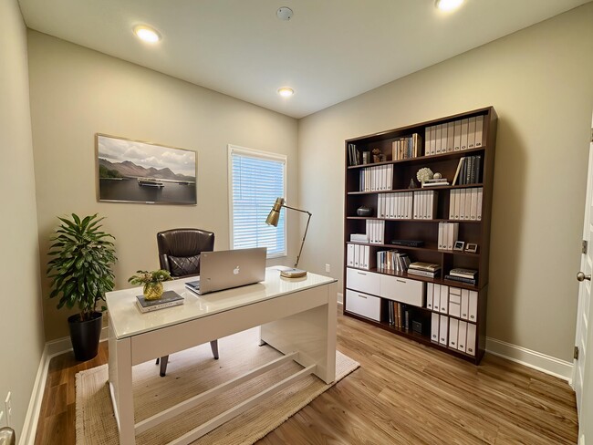 Photo - 5007 Cypress Lake Rd