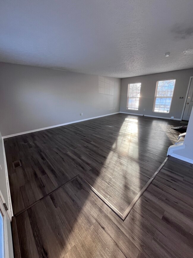 Sala de estar - 8441 Squad Dr