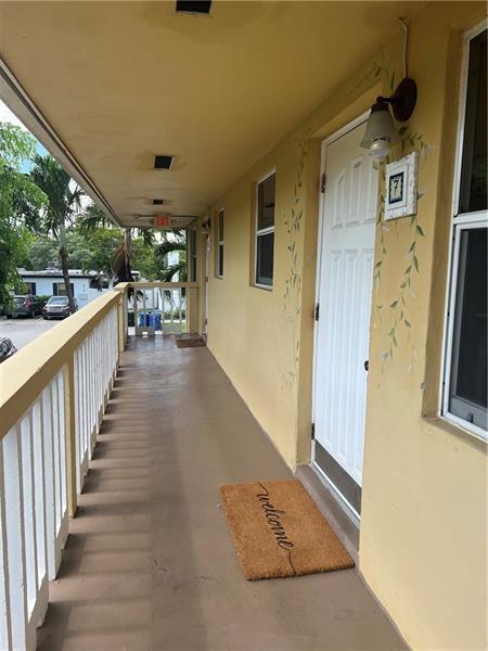 Photo - 811 NE 14th Pl Unit 7