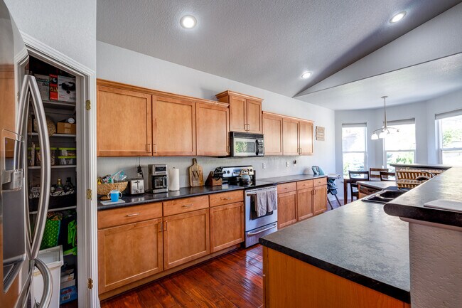 Photo - 280 Gold Claim Terrace