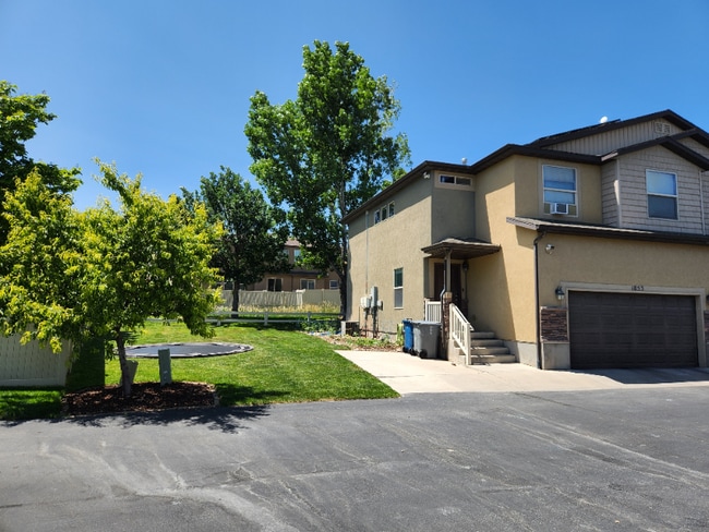 Building Photo - 1853 N Bountiful Wy Rental