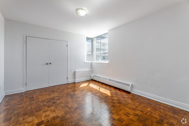 1BR, 1BA - 685SF - Bedroom