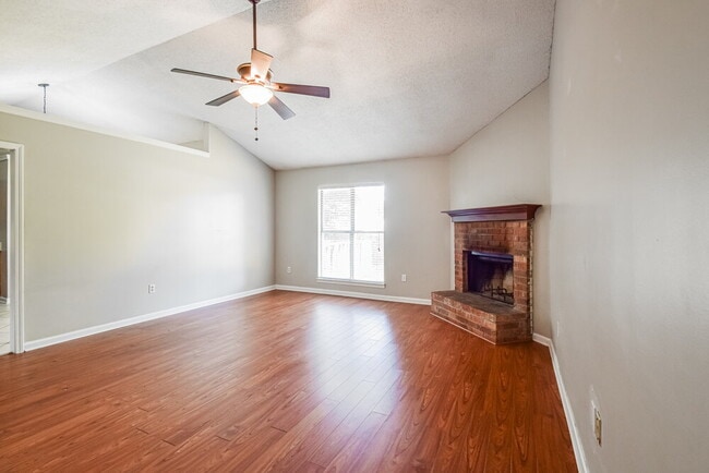 Photo - 10378 Yates Dr