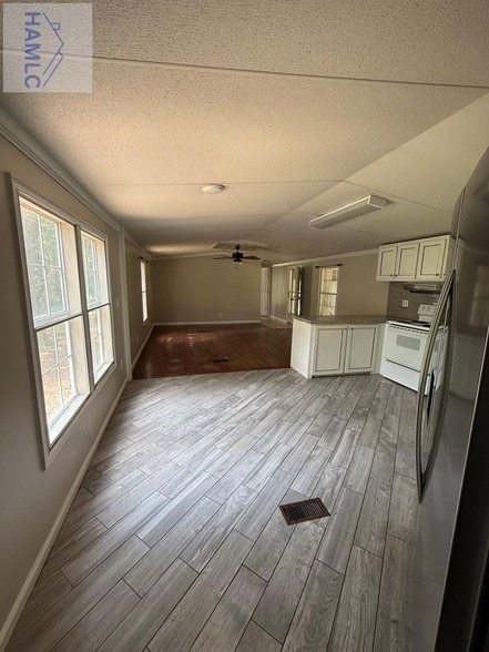 Photo - 106 Cravey Ln