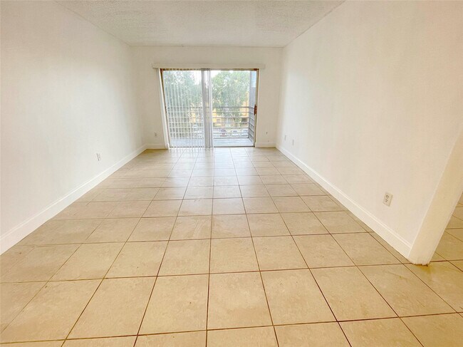 Photo - 2800 NW 56th Ave Unit D402