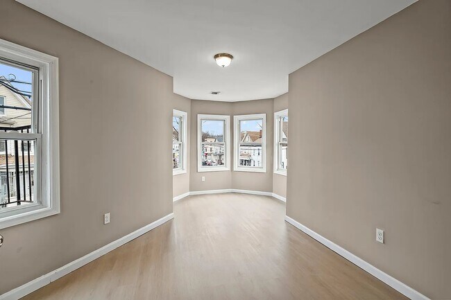 Photo - 113 E Main St Unit 2