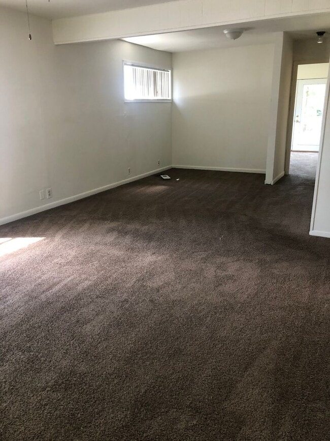 Photo - 405 N Clark St