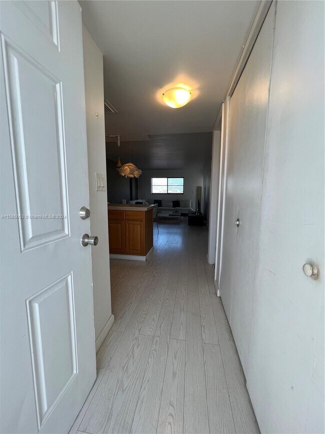 1575 Euclid Ave Unit 505