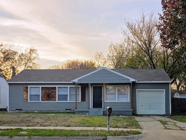 Building Photo - 1508 Connally Terrace