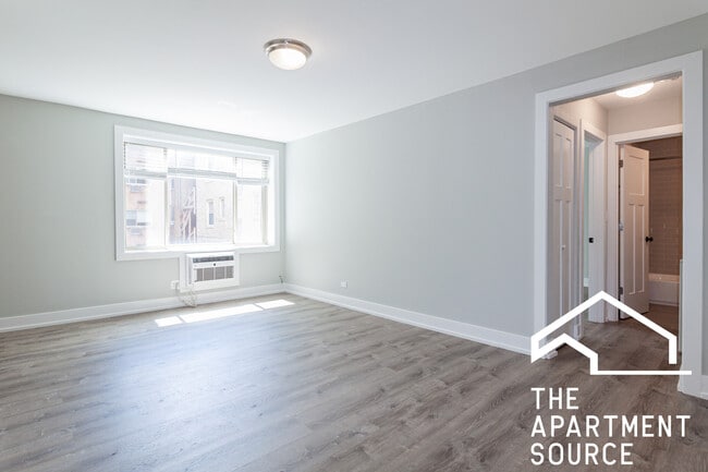 Photo - 529 W Surf St