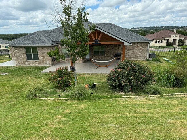 Photo - 1911 River Rock Trail