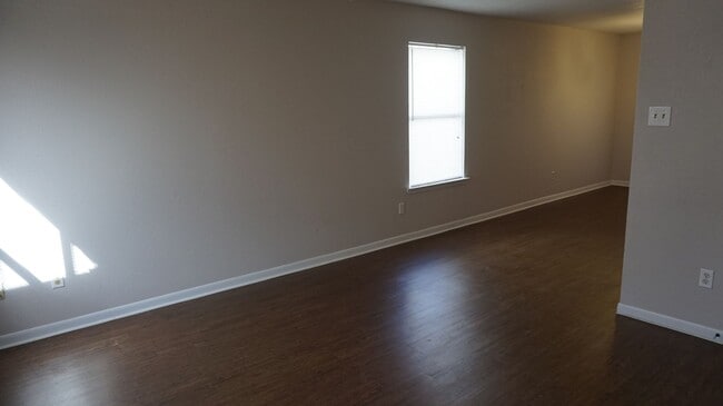 Photo - 1210 Monroe Loop Unidad Apt A