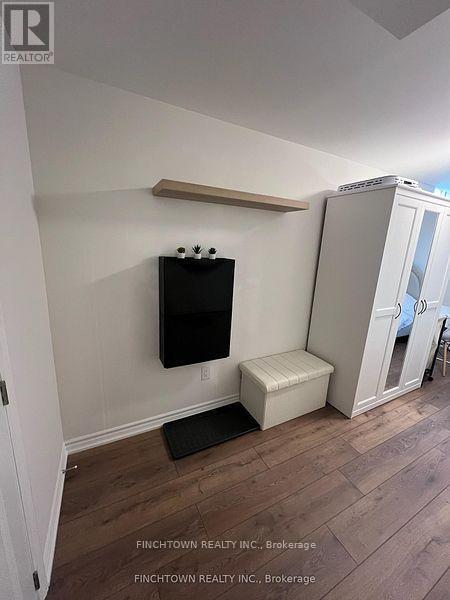 Photo - 10 Green Manor Cres