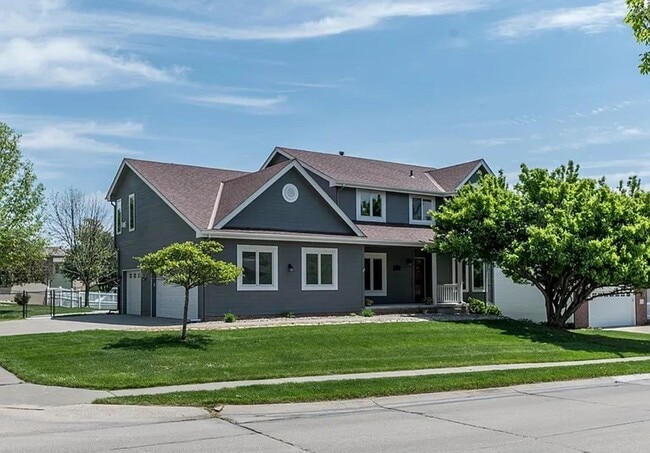 Building Photo - 1723 N 171st St