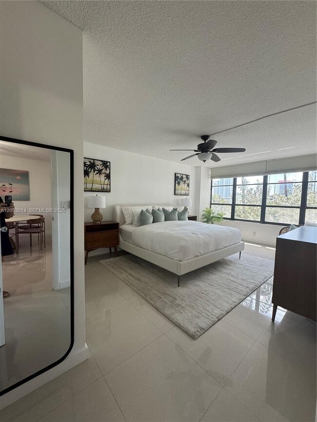 Photo - 600 Three Islands Boulevard Unidad 317