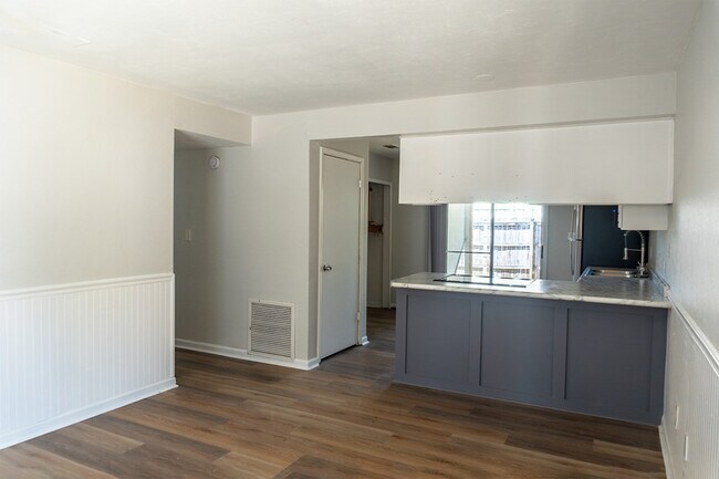 Photo - 1025 Crossing Brook Way