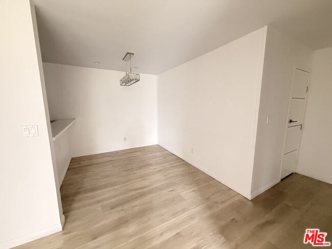 Photo - 4900 Overland Ave Unidad 238