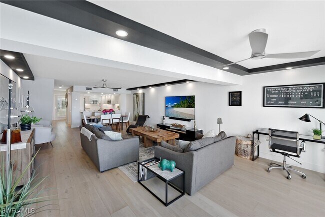 Photo - 800 River Point Dr Unit 212