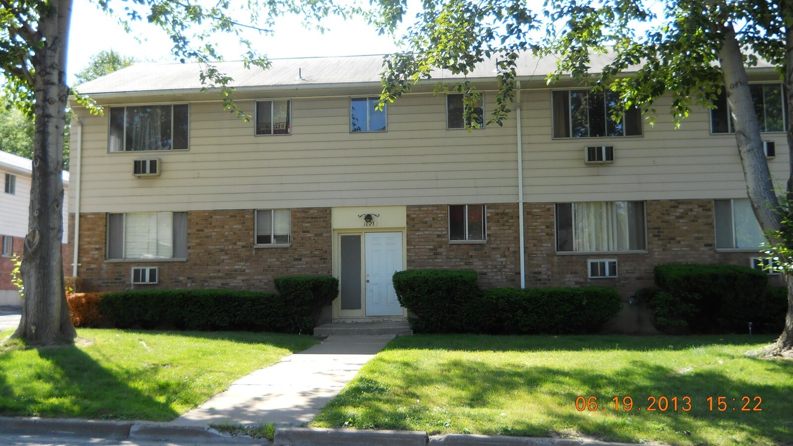 JFK Manor - JFK Manor Apartments