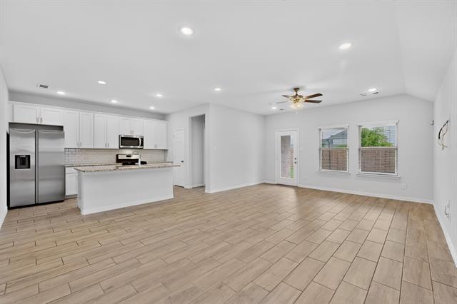 Building Photo - 4009 Mockingbird Ln