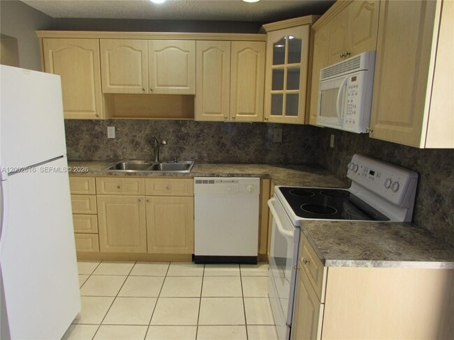 Building Photo - 5555 Ludlam Rd Unit 23