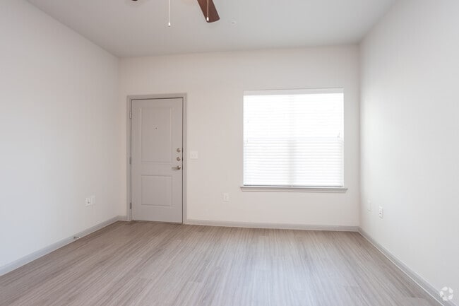 2BR, 2BA - 100SF