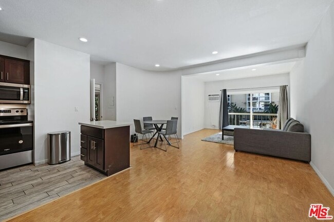 Building Photo - 1440 Veteran Ave Unit 262 Rental
