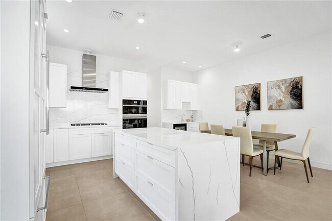 Photo - 1211 SE 1st St