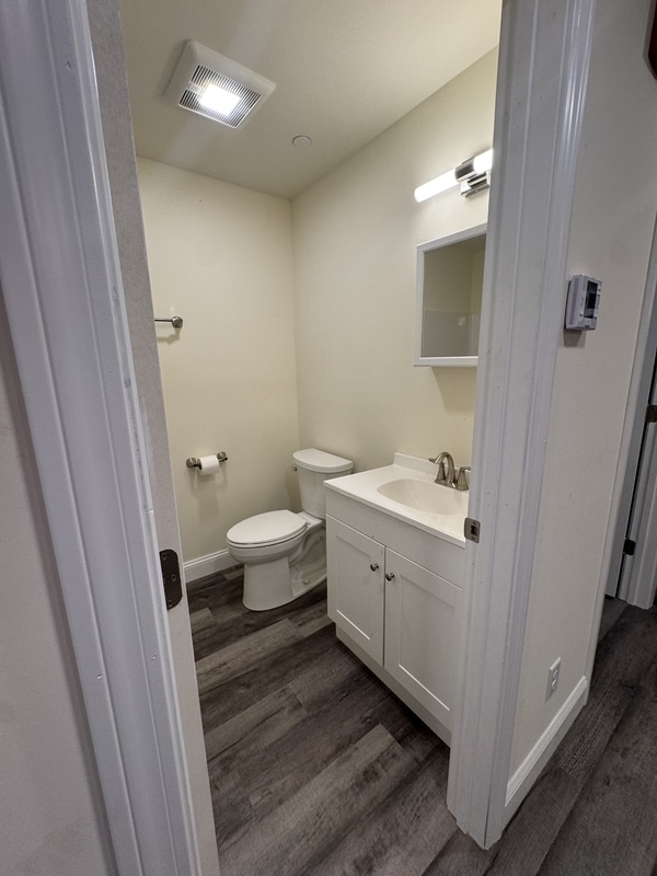 252 College St Unit 1