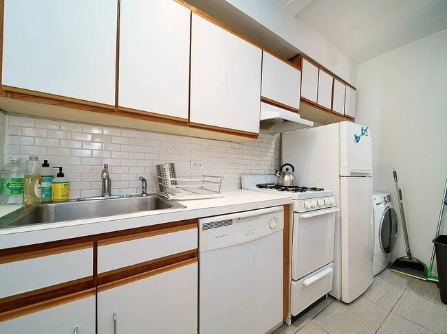 Photo - 51 W 88th St Unit 1B