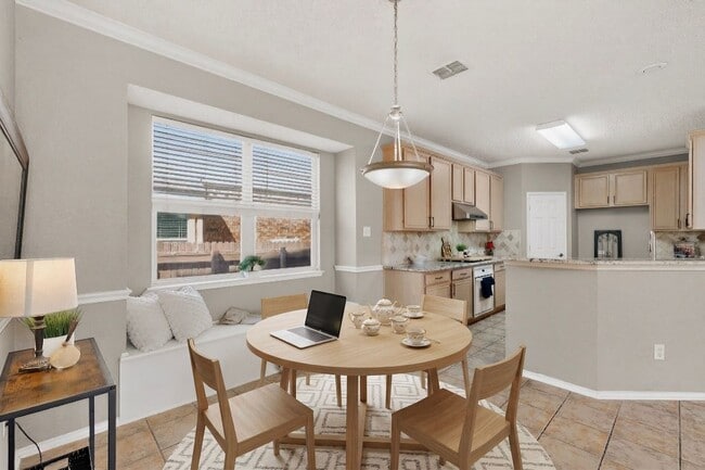 Photo - 2023 Nottingham Pl