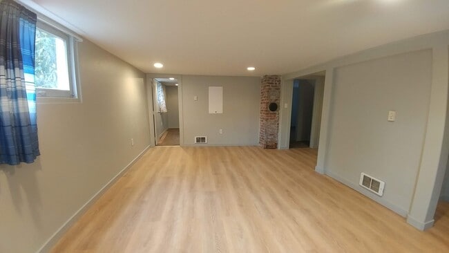 Building Photo - PCC-2107# Unit B (Office)