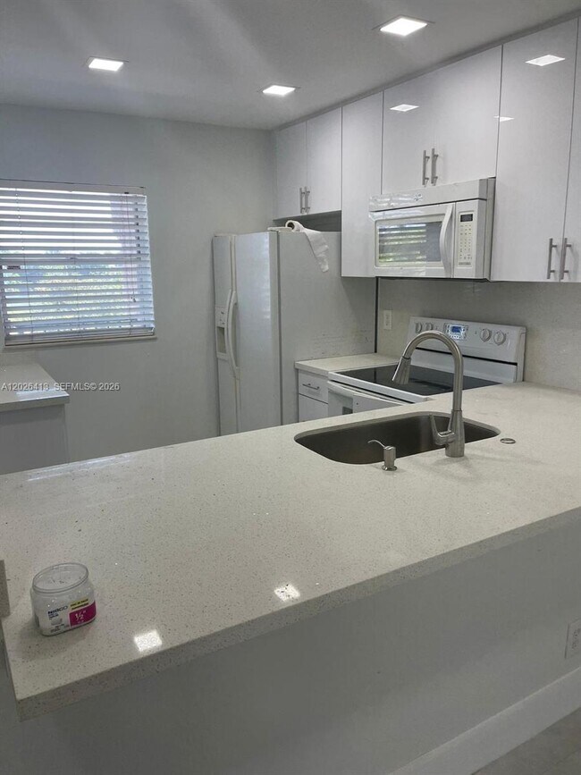 Photo - 9460 Tangerine Pl Unit 404