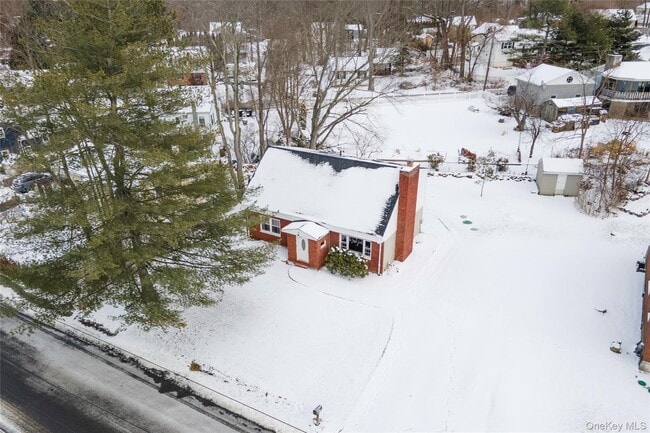 Photo - 74 Lakeshore Dr E