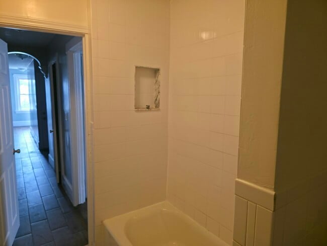111-19 Inwood St